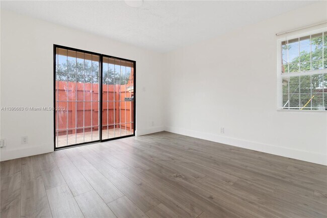 Foto del edificio - 805 NW 13th St