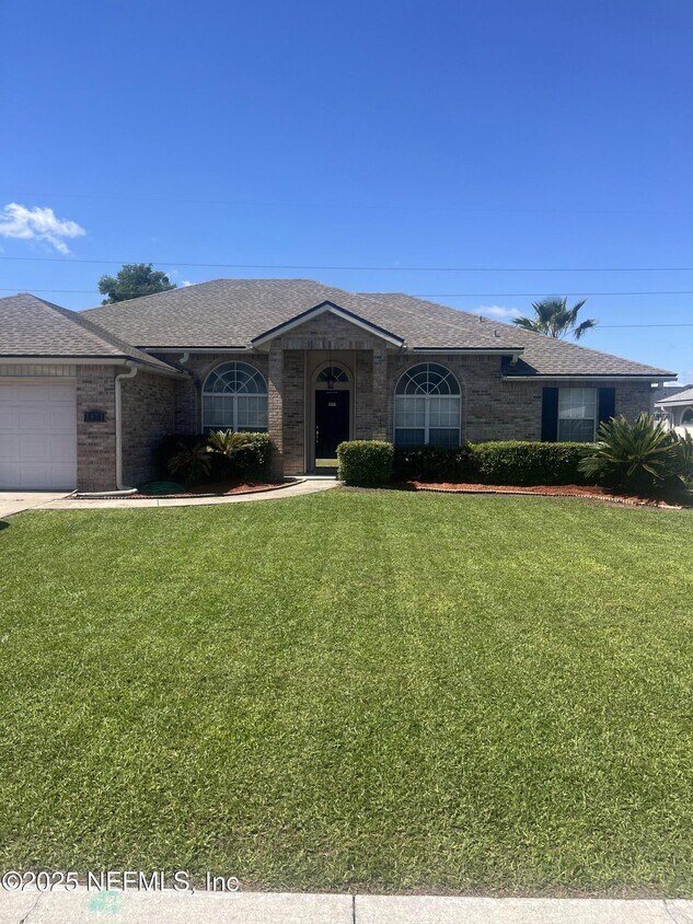 Foto principal - 1971 Belhaven Dr