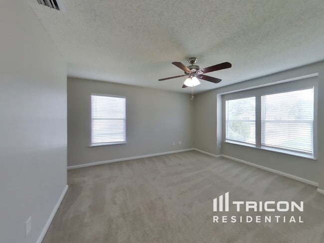 Building Photo - 2228 Fresco Dr