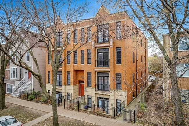 Building Photo - 3112 N Racine Ave