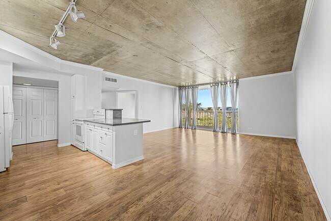 Foto del edificio - 207 W Clarendon Ave