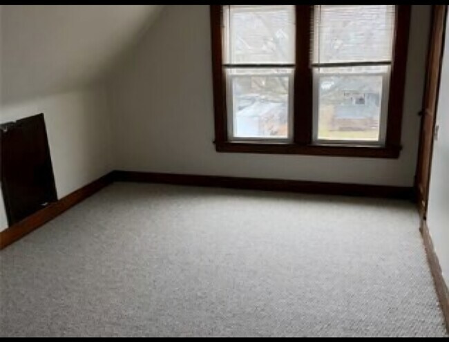 Sala de estudio - 1304 W 102nd St