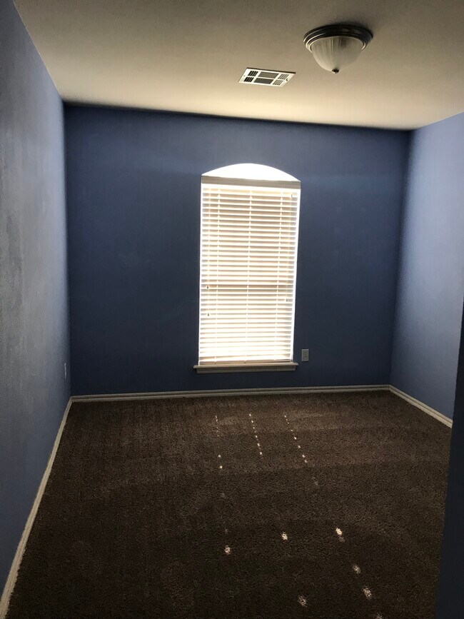 Building Photo - 501 Apache Gate Dr