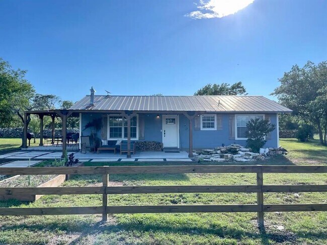 Foto del edificio - 420 Whispering Oaks Dr