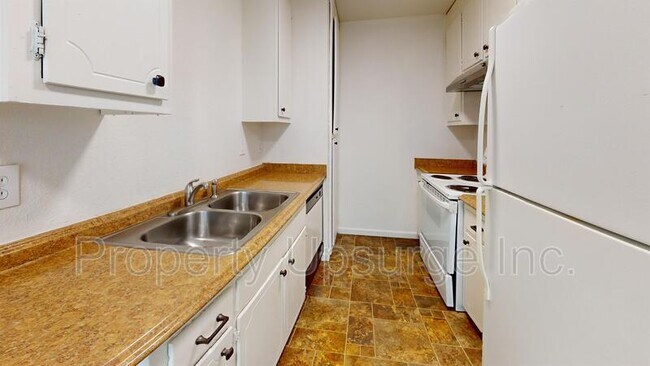 Foto del edificio - 1506 Lake Blvd