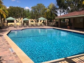 Building Photo - Fairway View