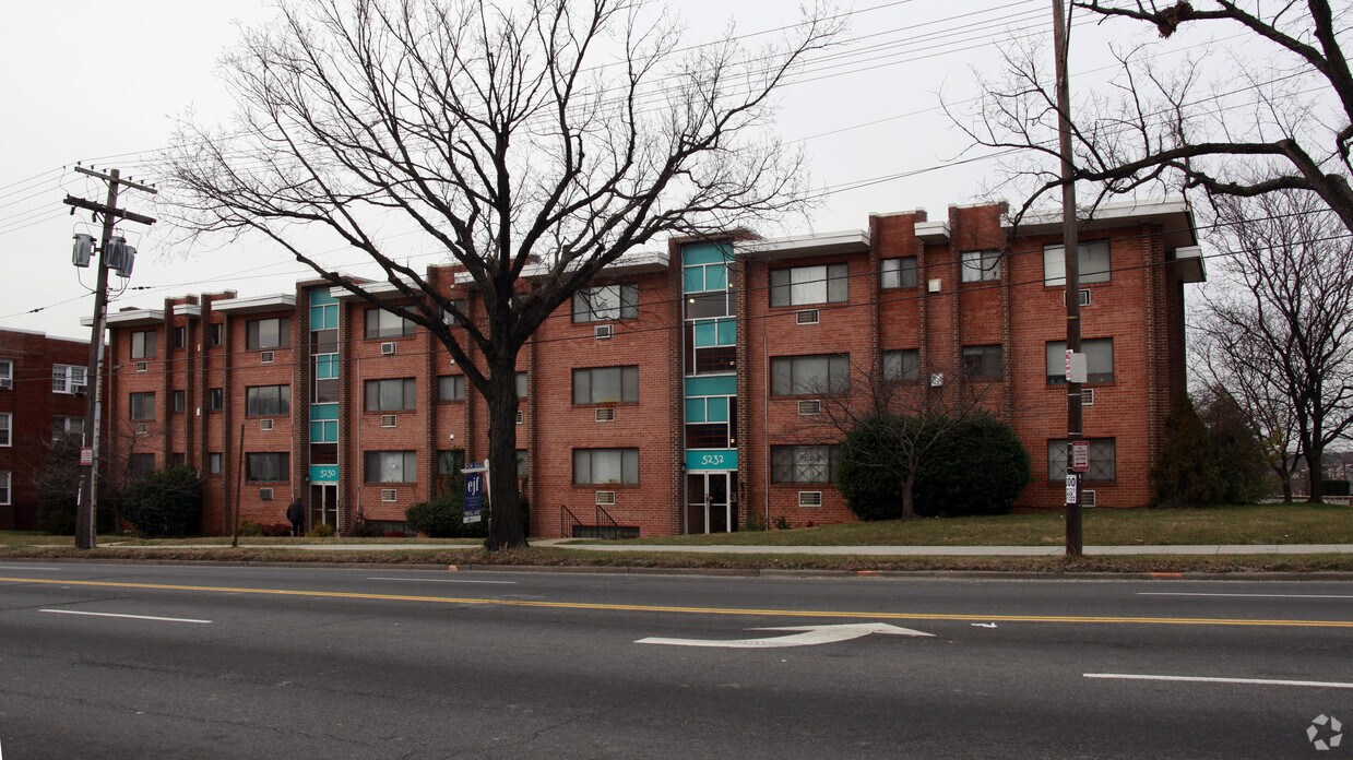 Primary Photo - 5230-5232 N Capitol St NW