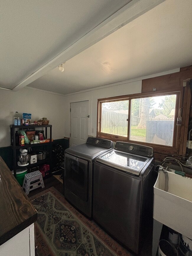 Foto del edificio - 2620 Walnut Ln