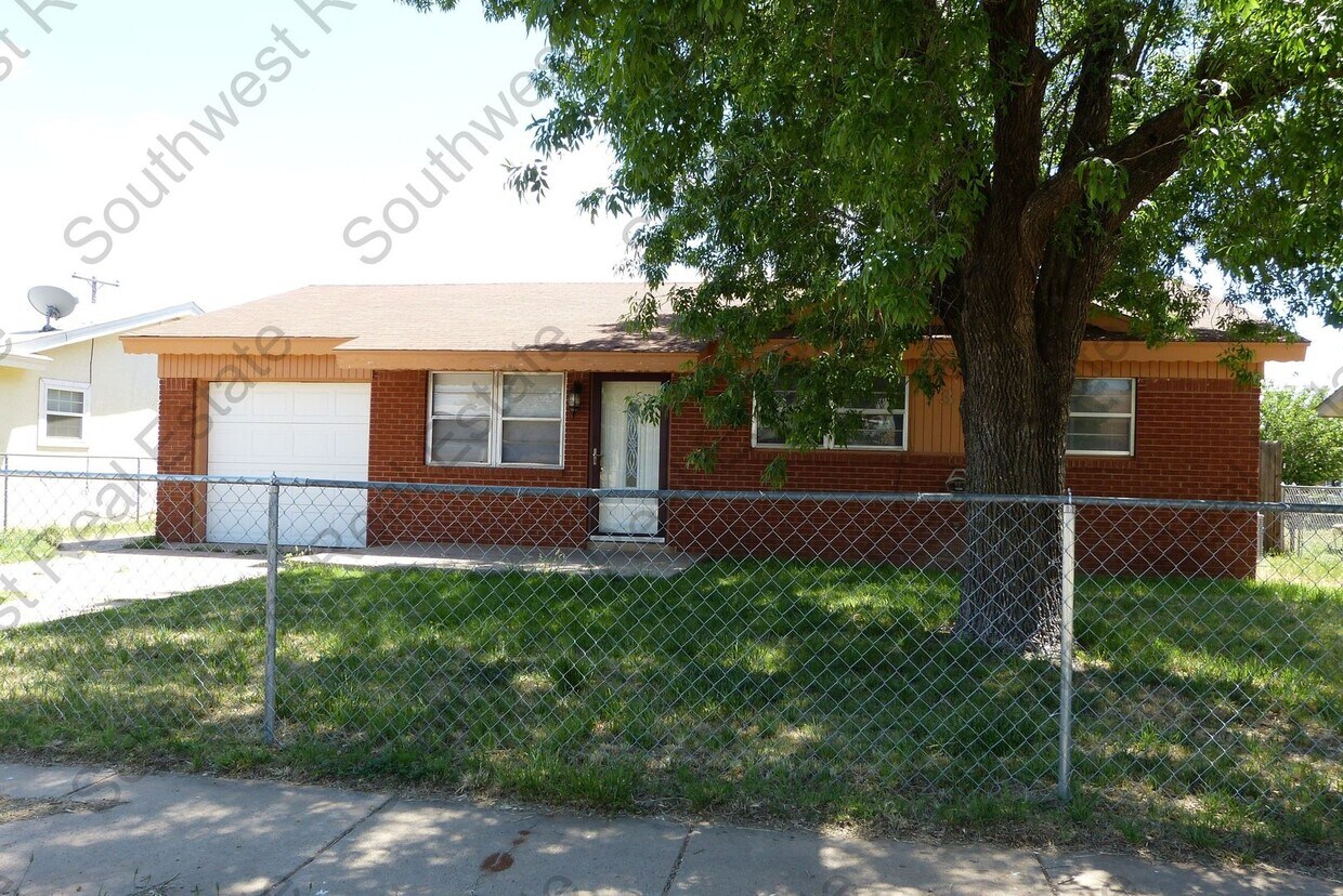 Primary Photo - Charming 3 bedroom home