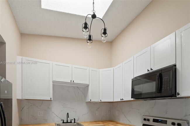 Foto del edificio - 3633 NW 99th Terrace