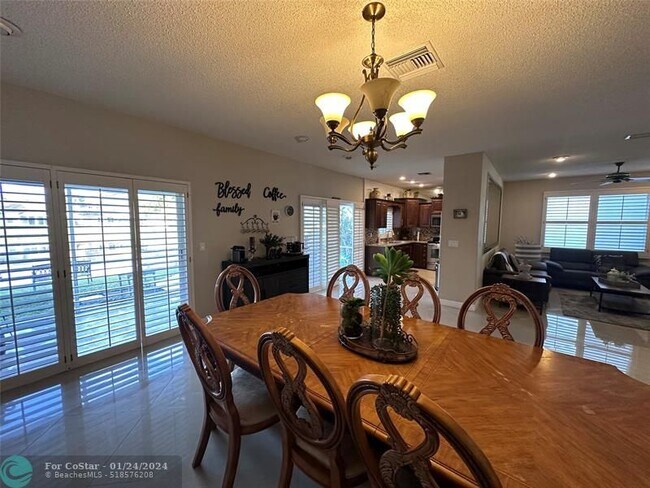Foto del edificio - 10084 Country Brook Rd