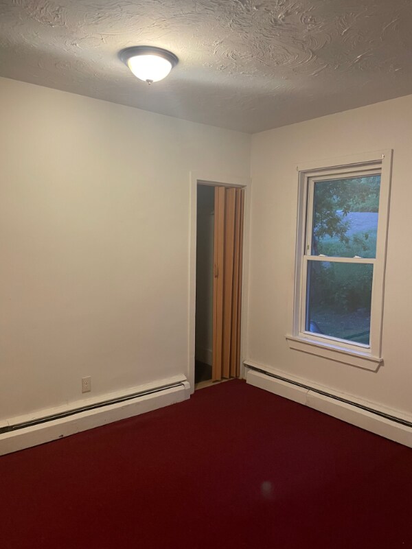 33 Henry St Unit 1, Southbridge, MA 01550 Room for Rent in