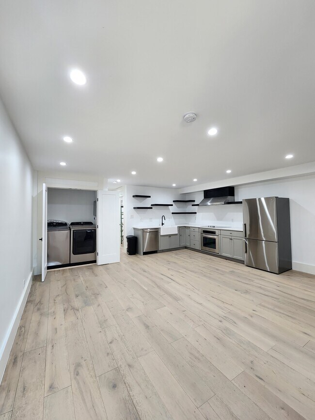 Foto del edificio - 647 Kenyon St NW
