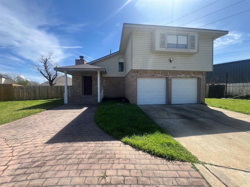 Foto principal - 8119 Crestwick Dr