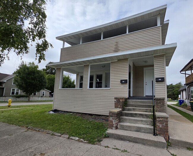 Foto del edificio - 840 S Maple Ave