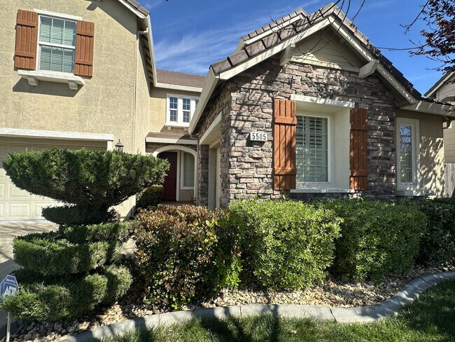 Foto del edificio - 5505 Claudied Way