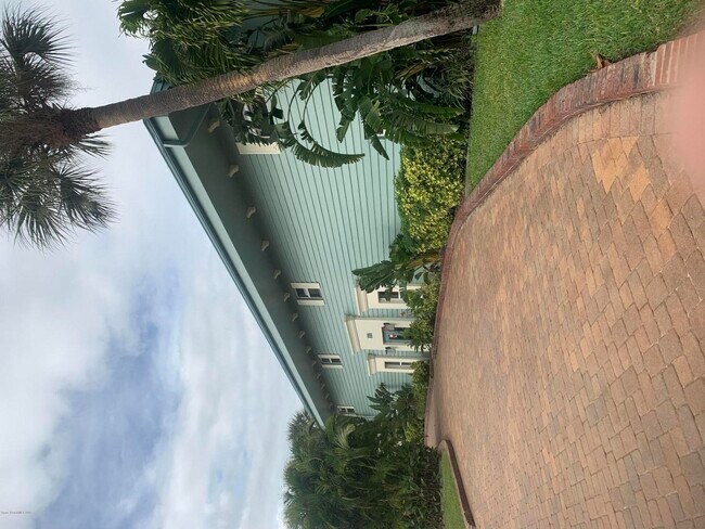 Foto del edificio - 220 Columbia Dr