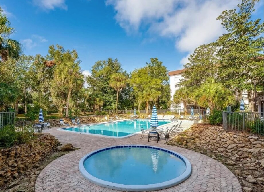 Foto principal - 640 N Nova Rd