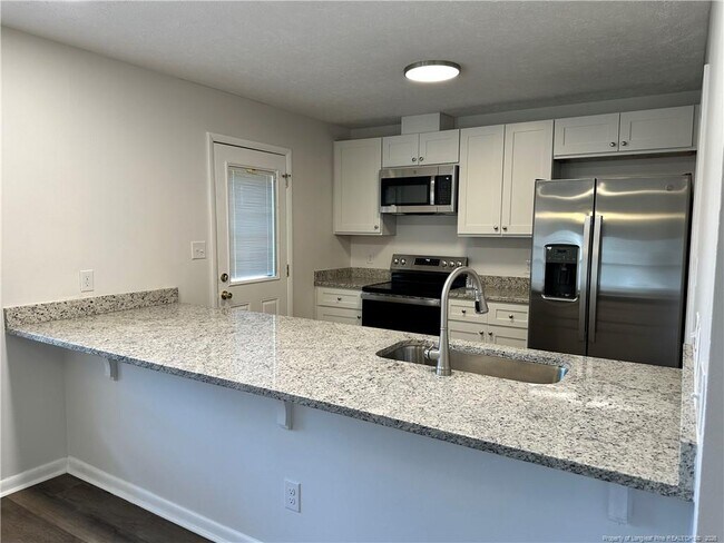 Foto del edificio - 4610 Ile Ct