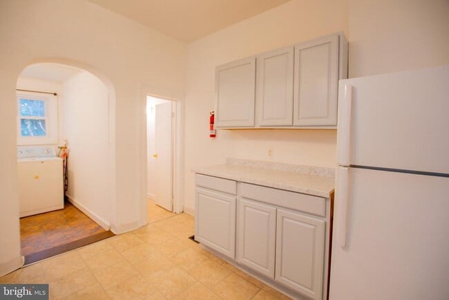 Building Photo - 2039 N Gratz St