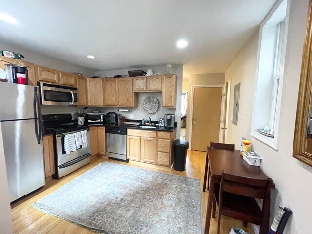 Foto del edificio - 13 Snow Hill St