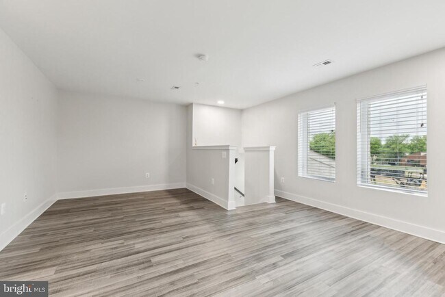 Foto del edificio - 19520 Village Walk Dr