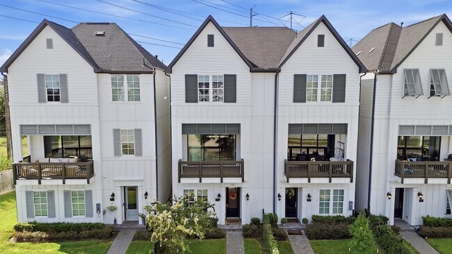 Foto del edificio - 3305 W 11th St