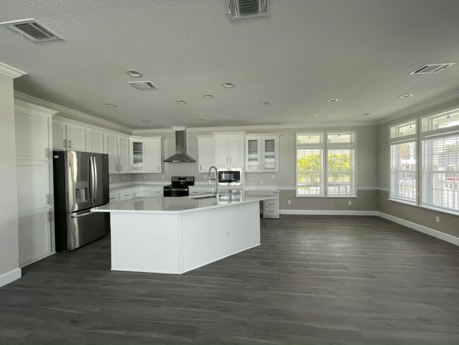 Building Photo - 3575 Vine Trl