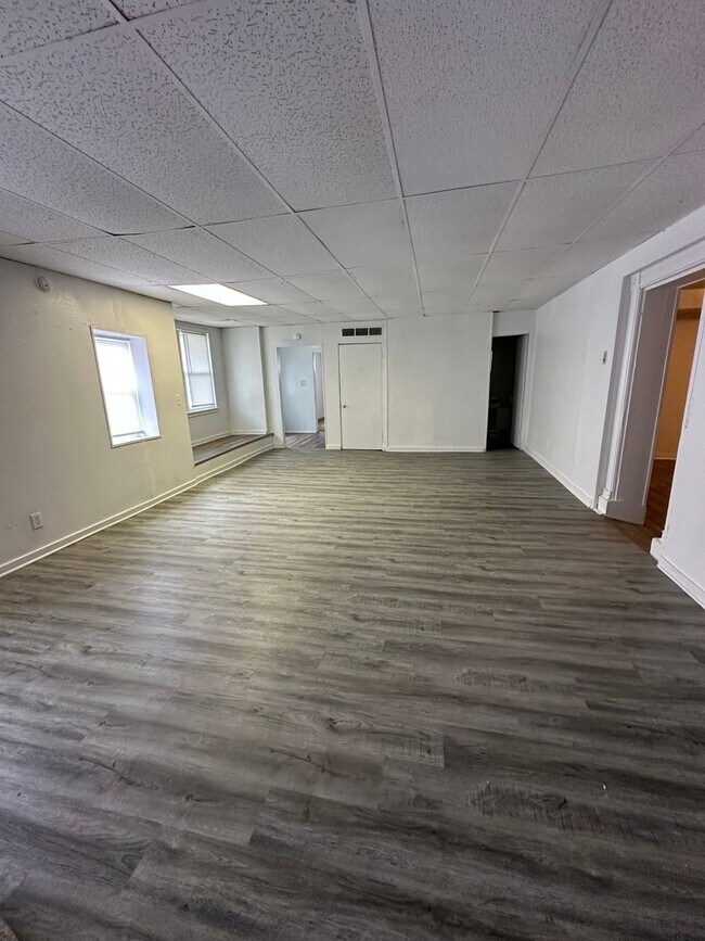 Foto del edificio - 701 N Main St