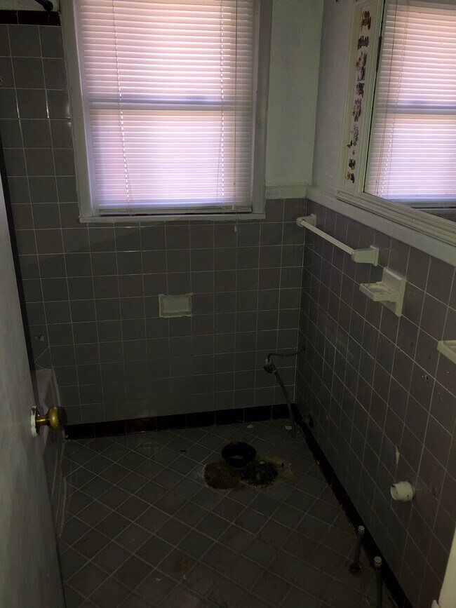 Building Photo - 2541 SW 49th St
