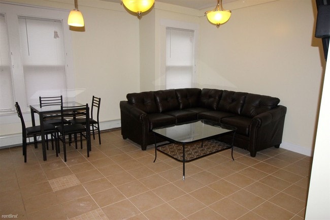 Building Photo - 5 br, 2 bath  - 327 S Division St Apt 2 #3