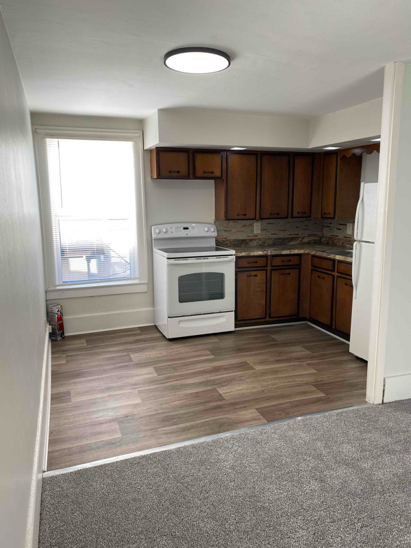 Primary Photo - 169 W Gibson St