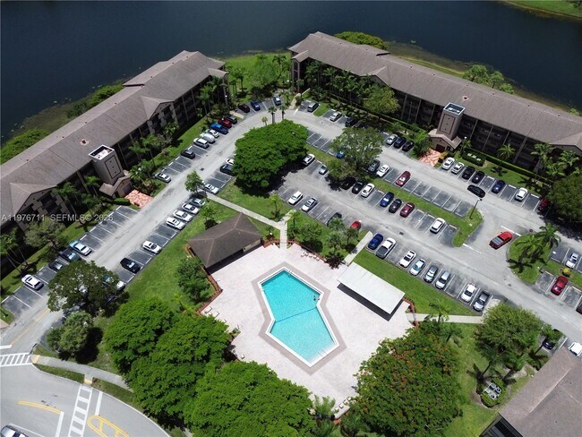 Foto del edificio - 12500 SW 5th Ct