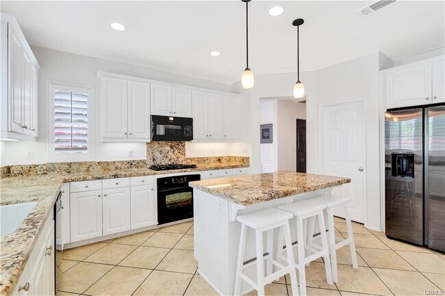 Building Photo - 43073 Traccia Way