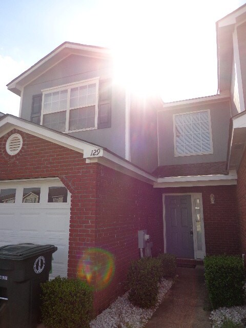 Building Photo - 129 N Springview Dr