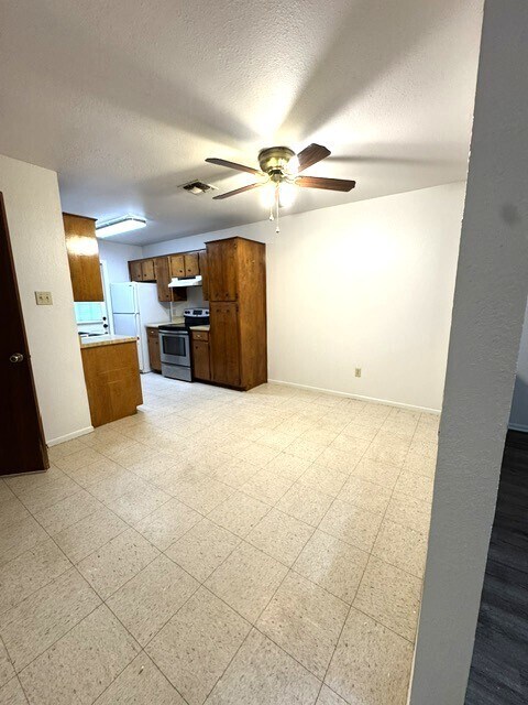 Foto del edificio - 2101 Eastwind St