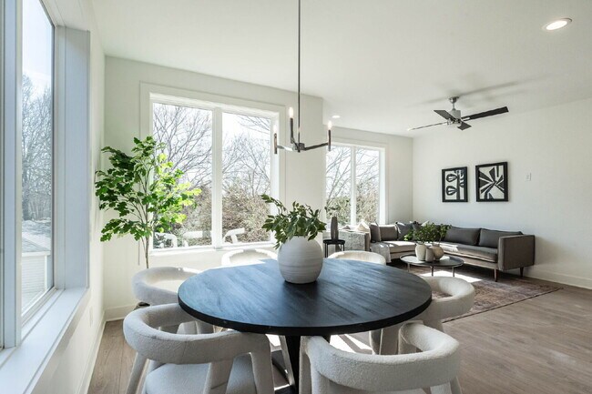 Foto del edificio - 611 Walnut Hts Dr