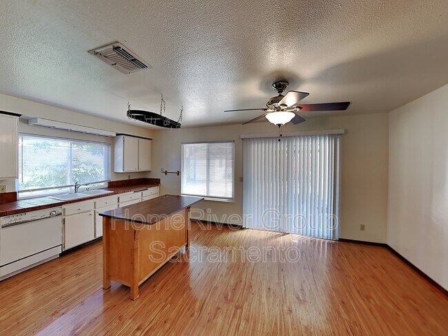 Foto del edificio - 3625 Kingsport Way