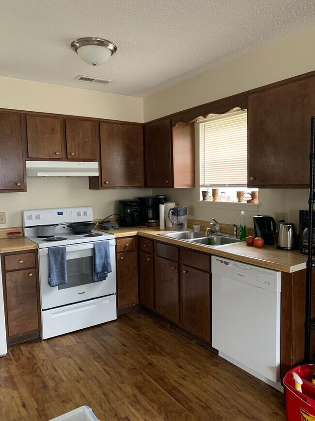 Foto del edificio - Duplex for Rent