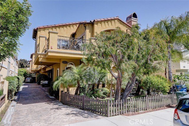 Foto principal - 2211 Mathews Ave