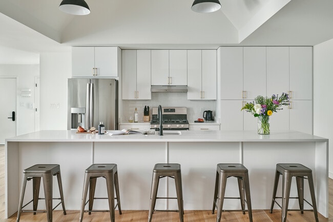 Photo - Monroe (Furnished Rooms) Apartments