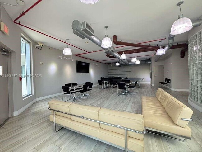 Foto del edificio - 3029 NE 188th St