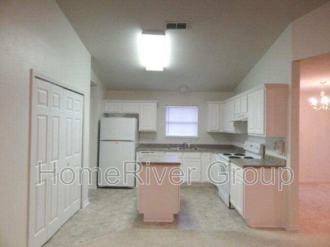 Building Photo - 133 Sandstone Trail