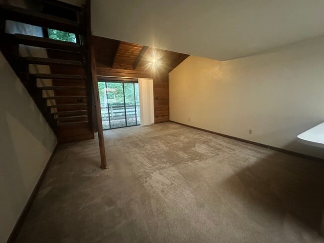 Building Photo - 312 Wood Grove Ct