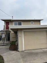 Building Photo - 15-13 Alma Ct