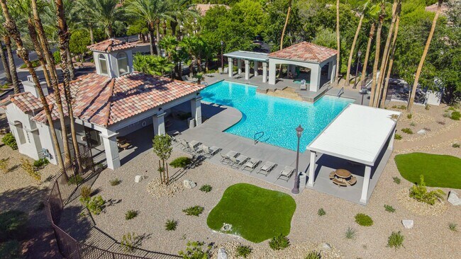 Foto del edificio - 135 Pebble Ridge Rd