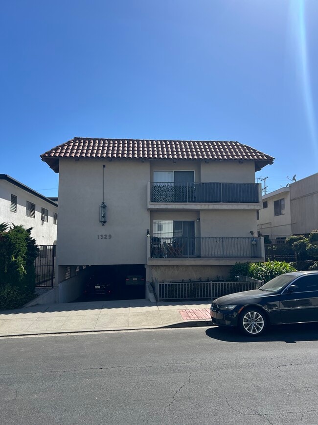 Building Photo - 1329 Barry Ave