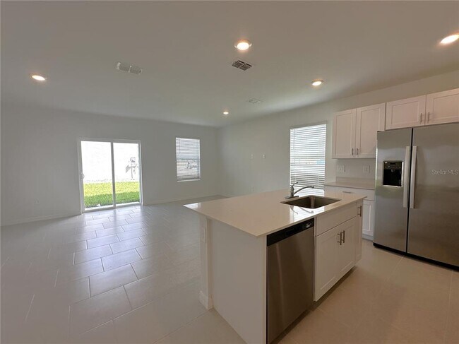 Building Photo - 28537 SWEET MEADOW Dr