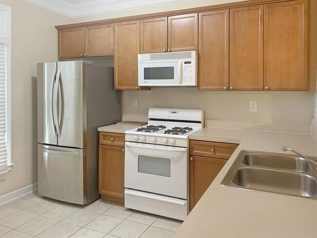 Building Photo - 1225 Harris Commons Pl