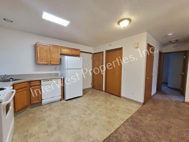 Building Photo - 2622 SE 84th Ave